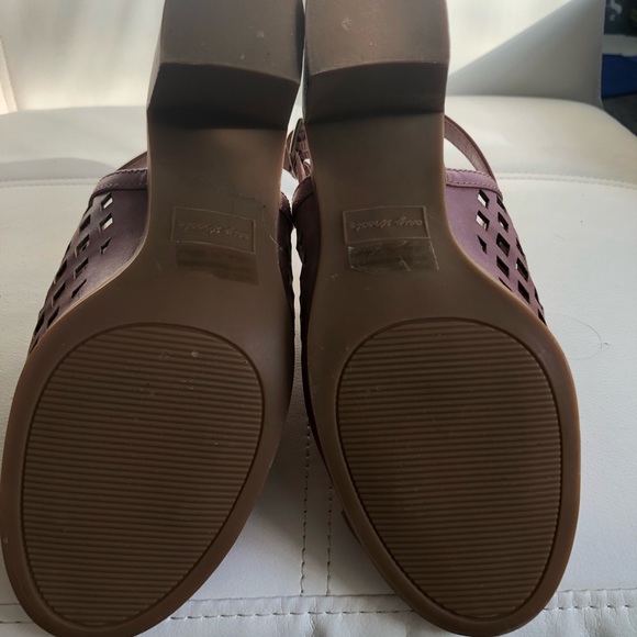 Block Heel Sandals - Picture 5 of 7